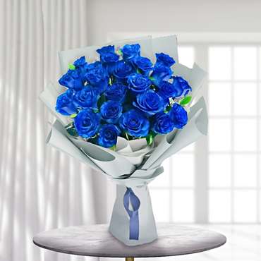 Classic Blue Rose Bouquet