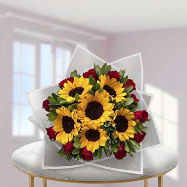 Bouquet of Roses and Sunflowers
